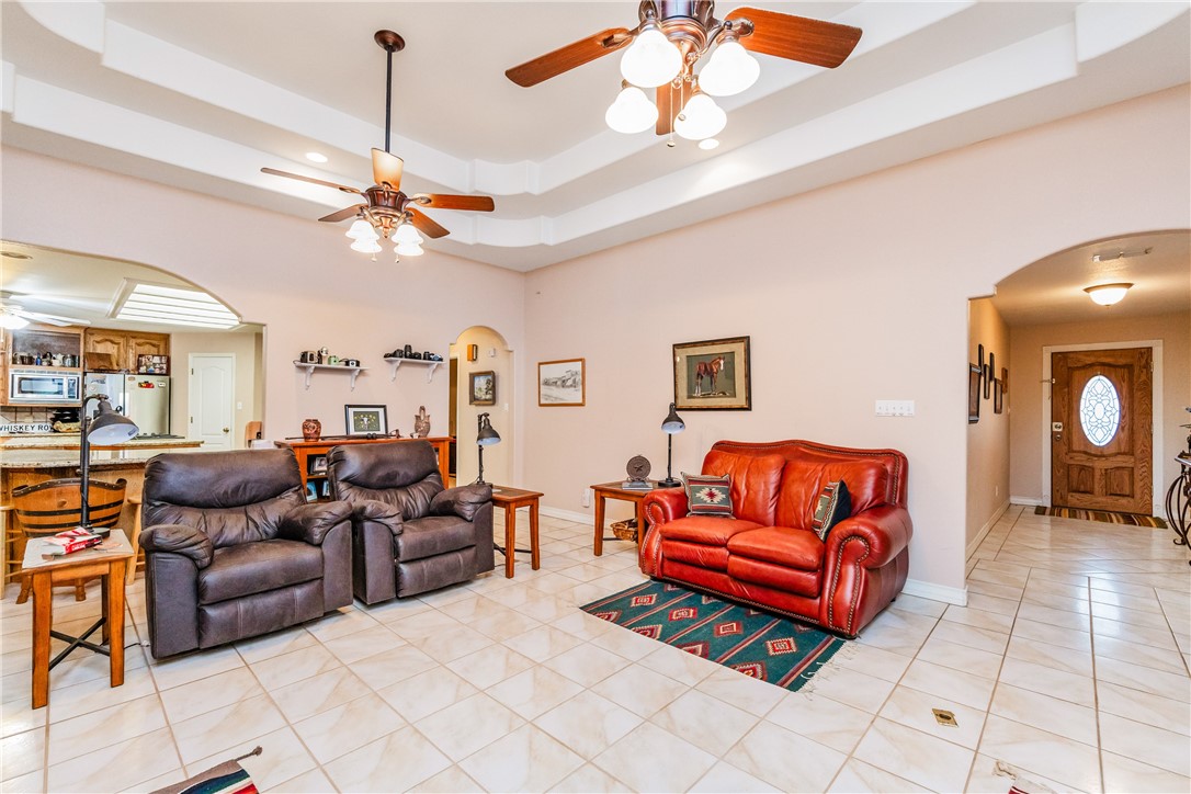 2017 E Fm 1717 Property Photo 7