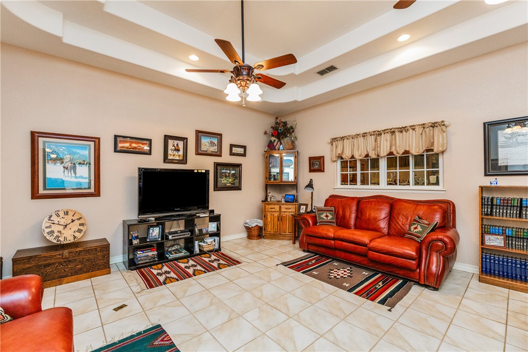 2017 E Fm 1717 Property Photo 8