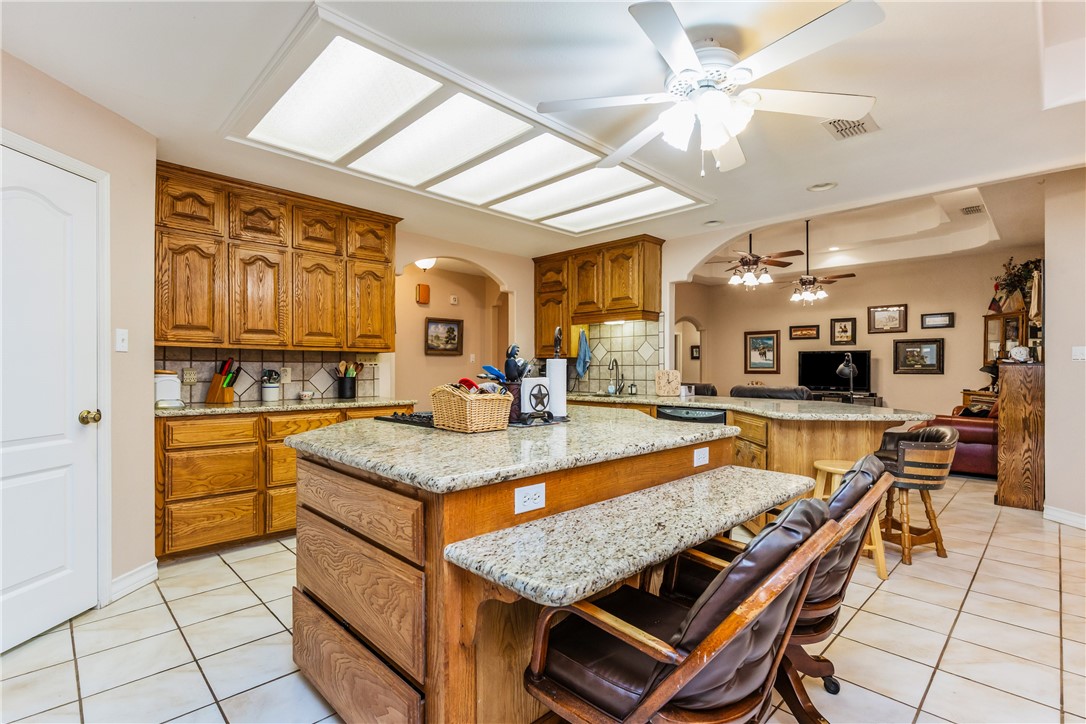 2017 E Fm 1717 Property Photo 10
