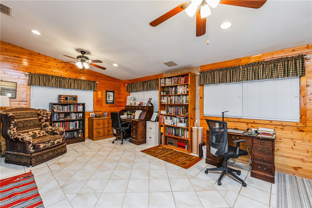 2017 E Fm 1717 Property Photo 18