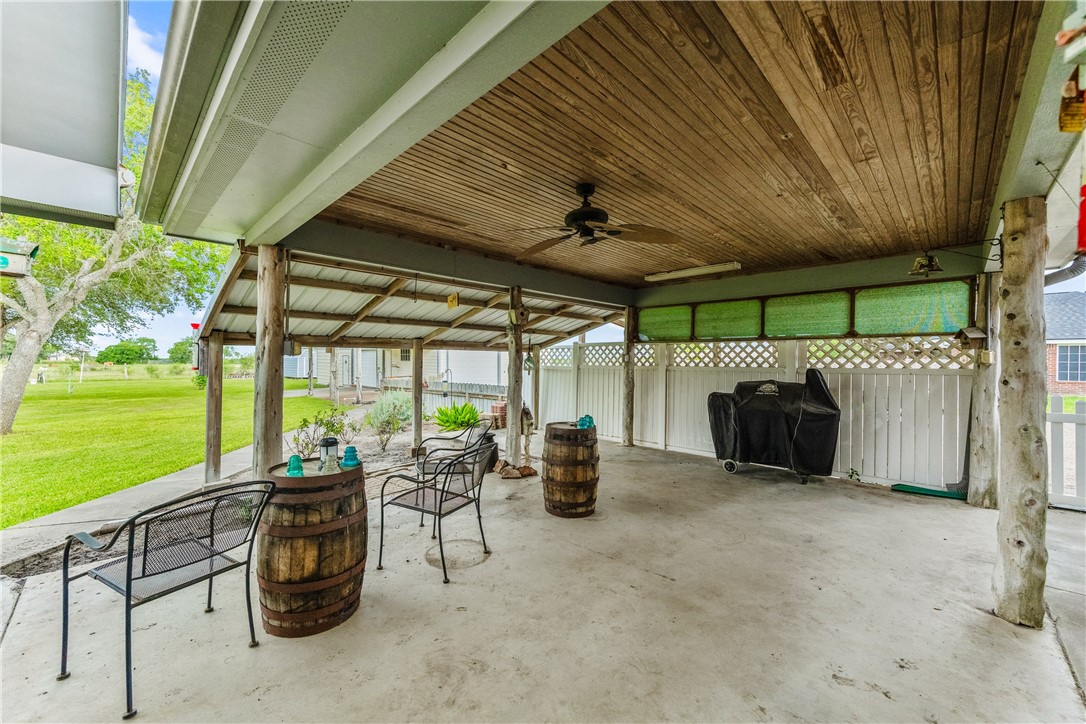2017 E Fm 1717 Property Photo 32