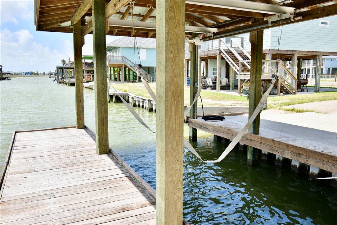 124 Belaire Dr Property Photo 4