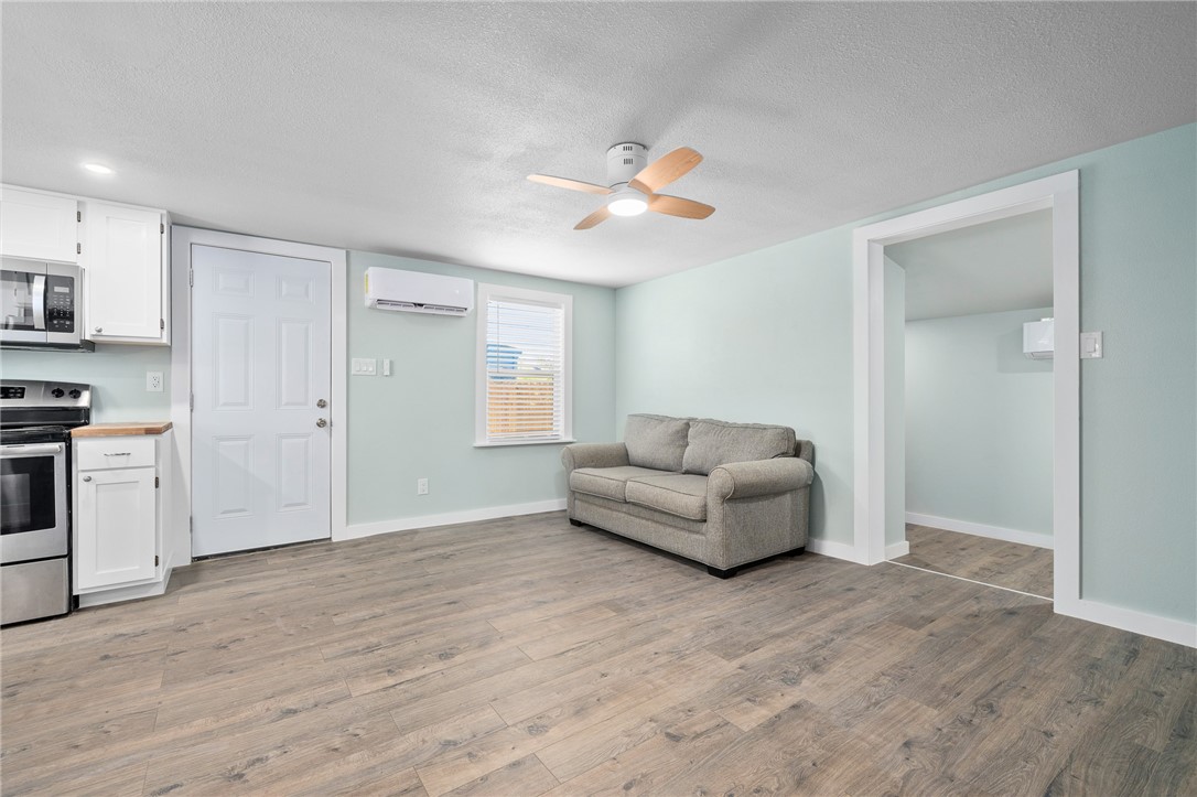 248 Post Oak Property Photo 5