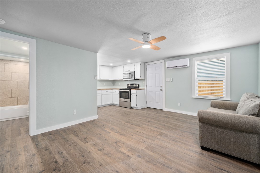 248 Post Oak Property Photo 7