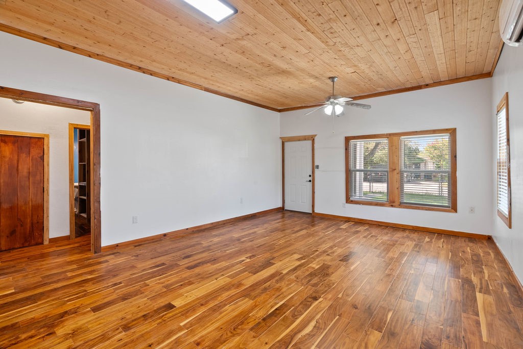 809 Hickey St Property Photo 3