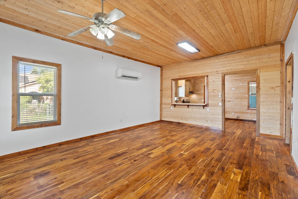 809 Hickey St Property Photo 5