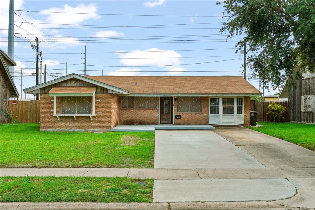5725 Woodhaven Dr Property Photo 1