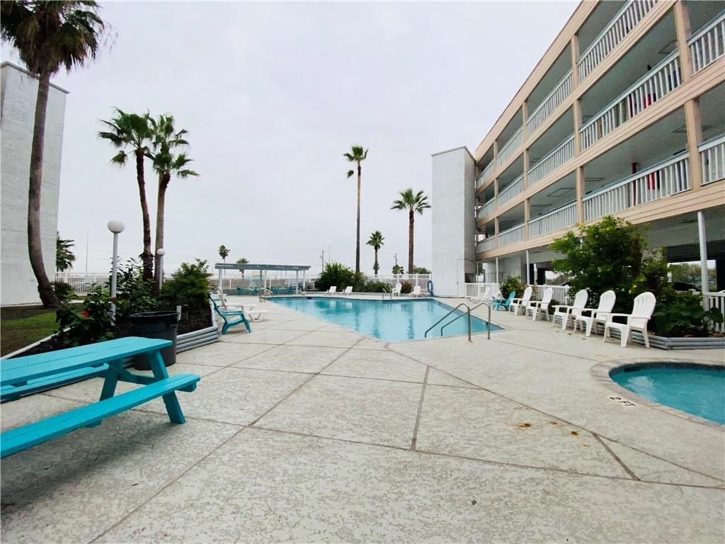 3938 Surfside Blvd 2141 Property Photo 3