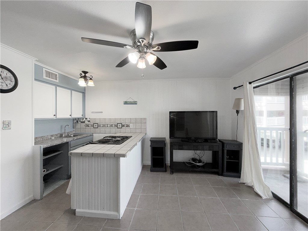 3938 Surfside Blvd 2141 Property Photo 9