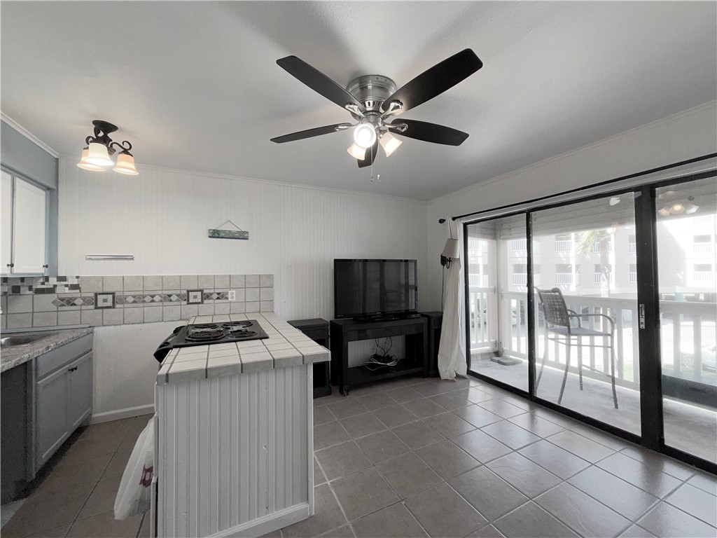 3938 Surfside Blvd 2141 Property Photo 11