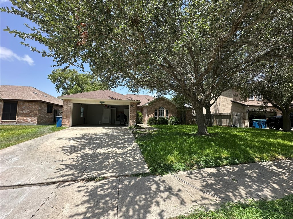 303 Gulfton Dr Property Photo 1