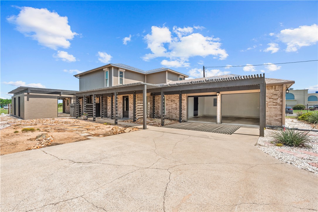 200 Elm St Property Photo 2