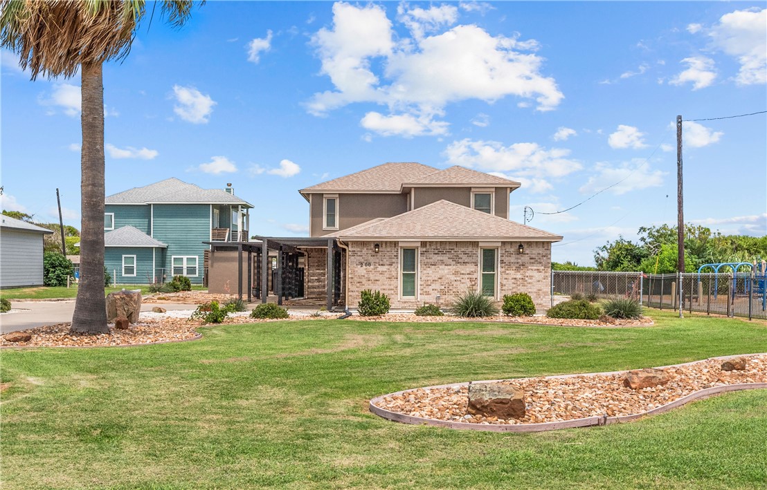 200 Elm St Property Photo 3