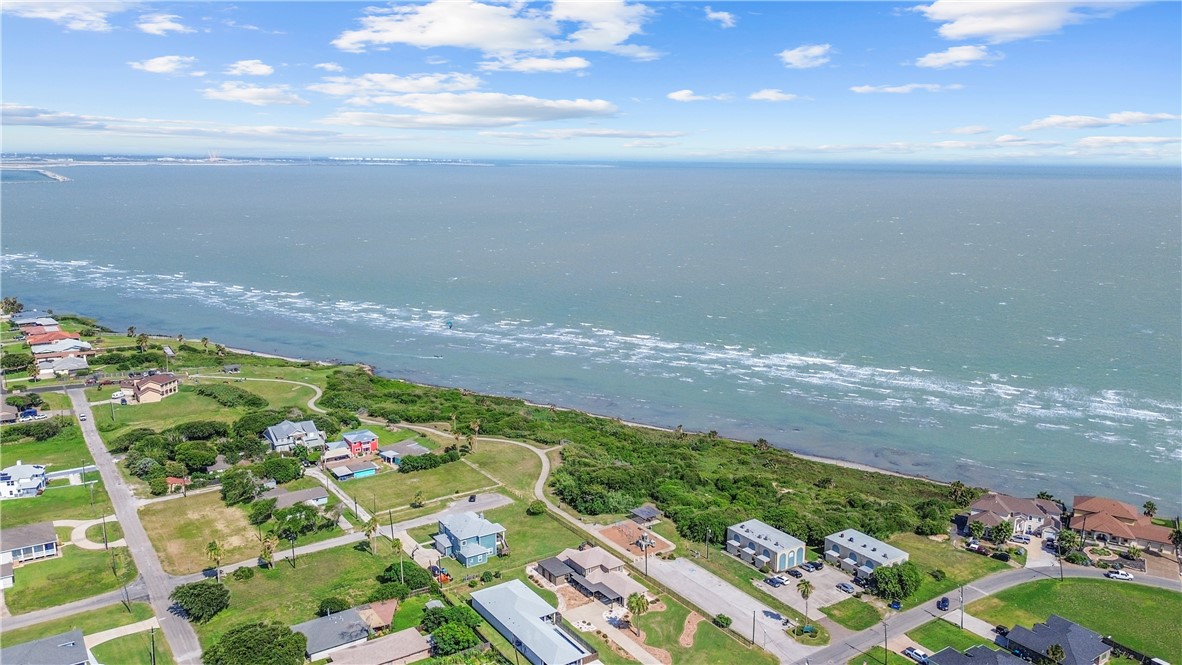 200 Elm St Property Photo 7