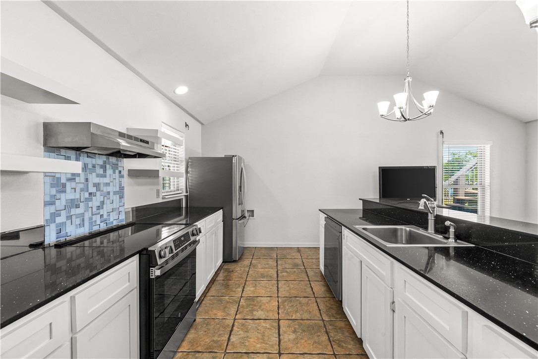 200 Elm St Property Photo 12