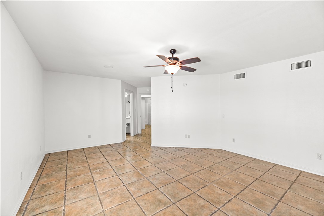 200 Elm St Property Photo 14