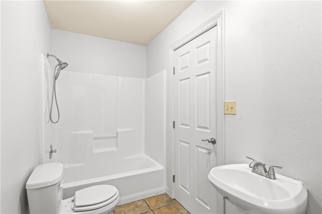 200 Elm St Property Photo 28