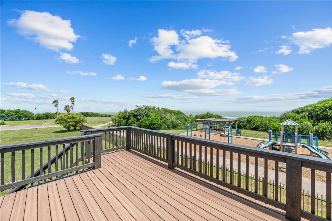 200 Elm St Property Photo 32