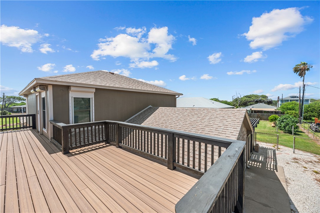 200 Elm St Property Photo 33