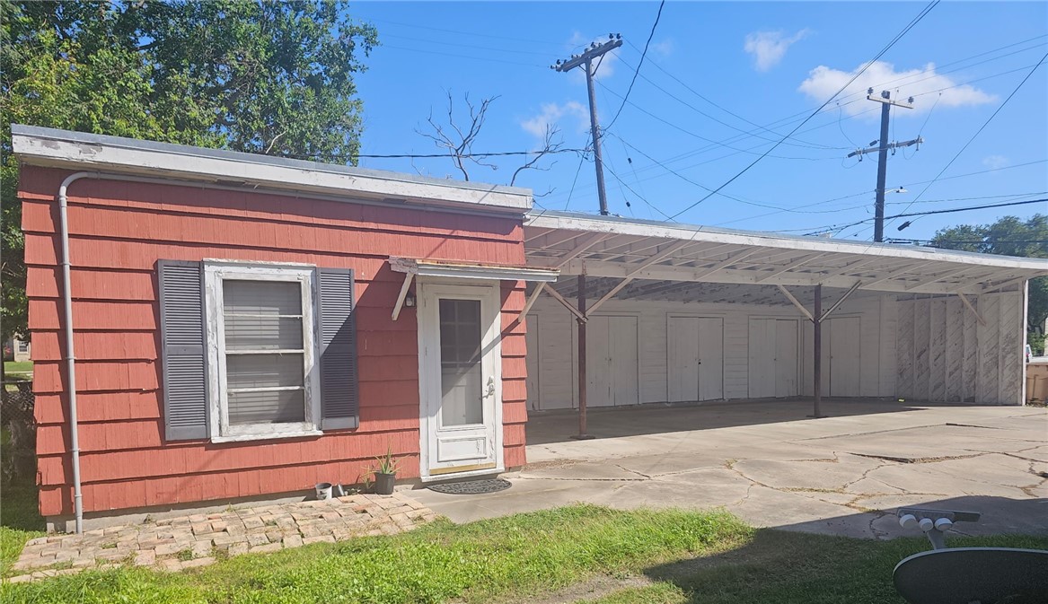 253 Leming Ave Property Photo 4