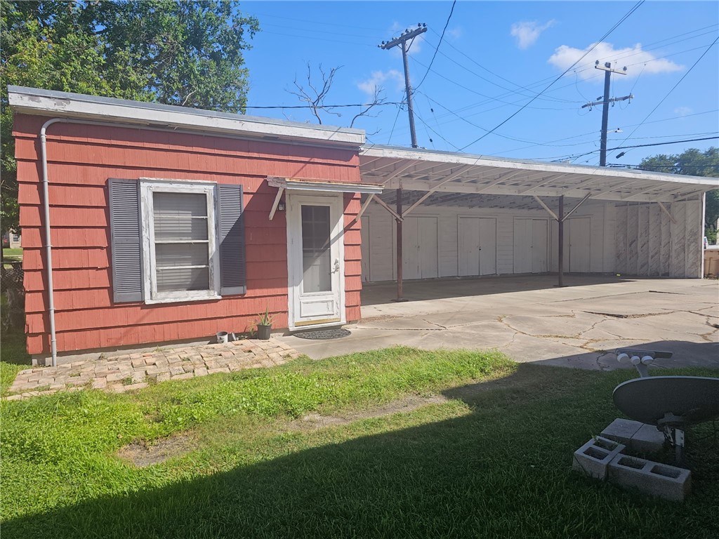 253 Leming Ave Property Photo 9
