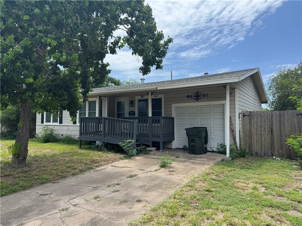 913 Clare Dr Property Photo