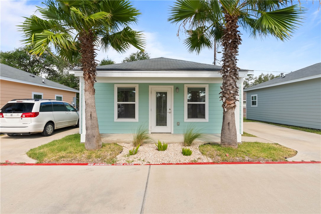 173 Oasis Cir Property Photo 1