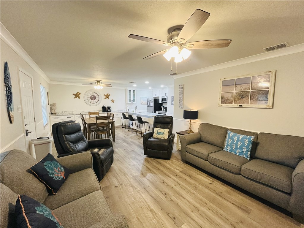 14921 Windward Dr 204 Property Photo 5