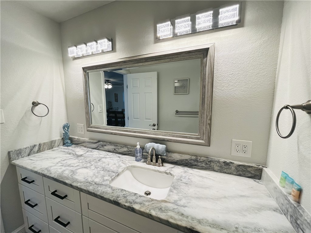 14921 Windward Dr 204 Property Photo 12