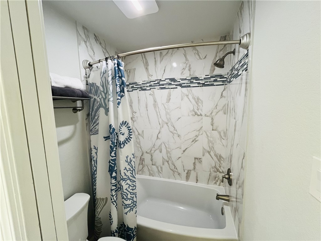 14921 Windward Dr 204 Property Photo 13