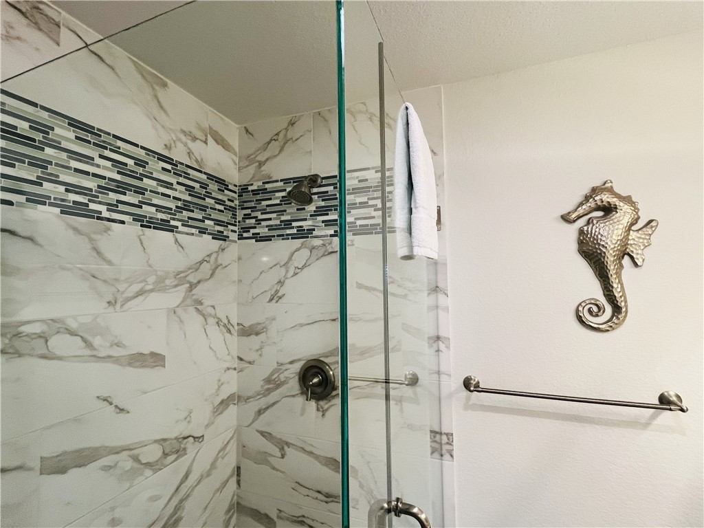 14921 Windward Dr 204 Property Photo 16