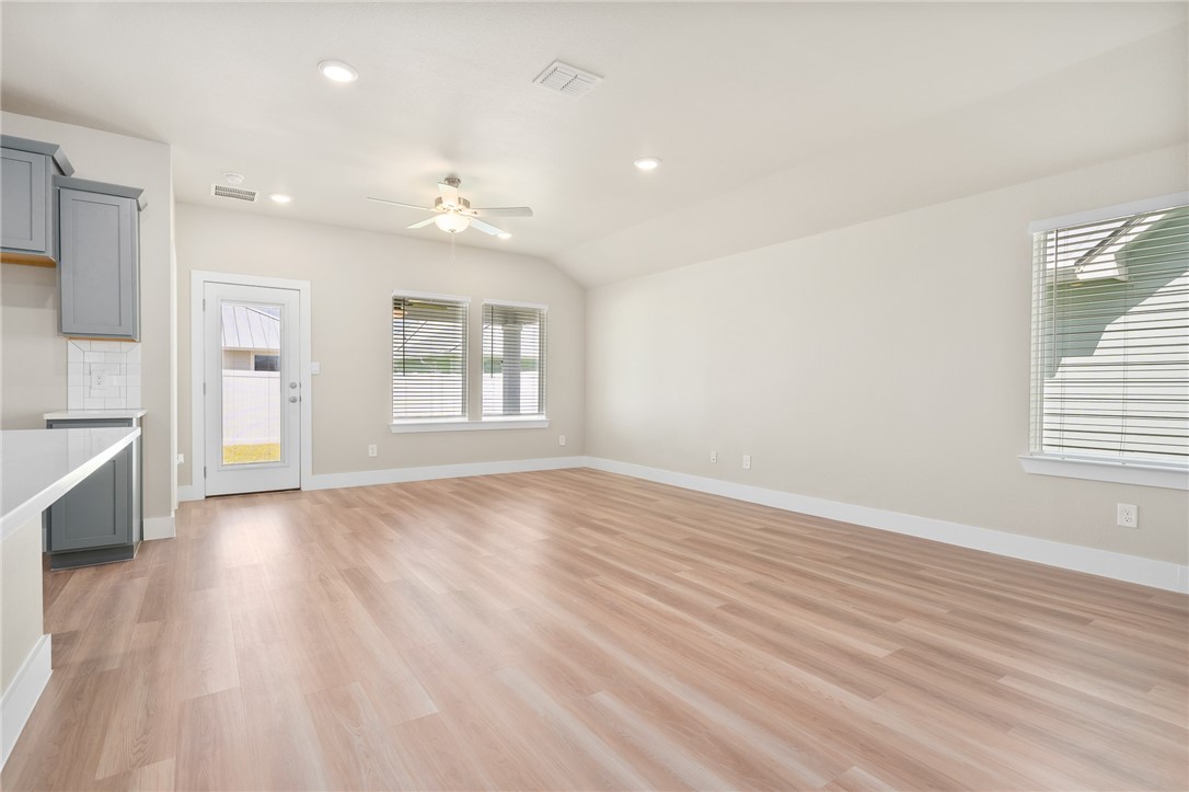 1013 St Croix Dr Property Photo 8