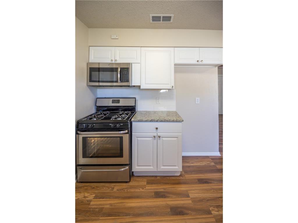 3426 Charlotte Dr Property Photo 7