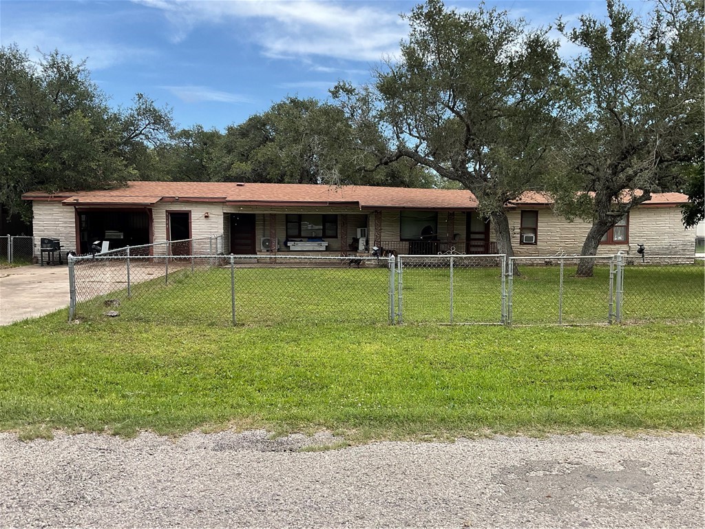 3128 Hackberry