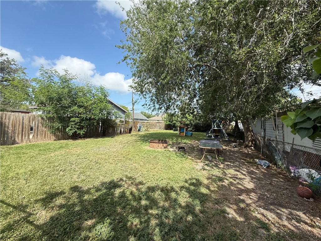 3250 Elgin St Property Photo 3