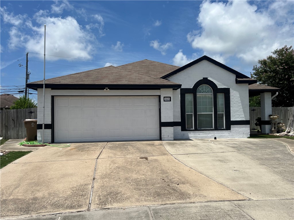 3925 Esquire Dr Property Photo 1