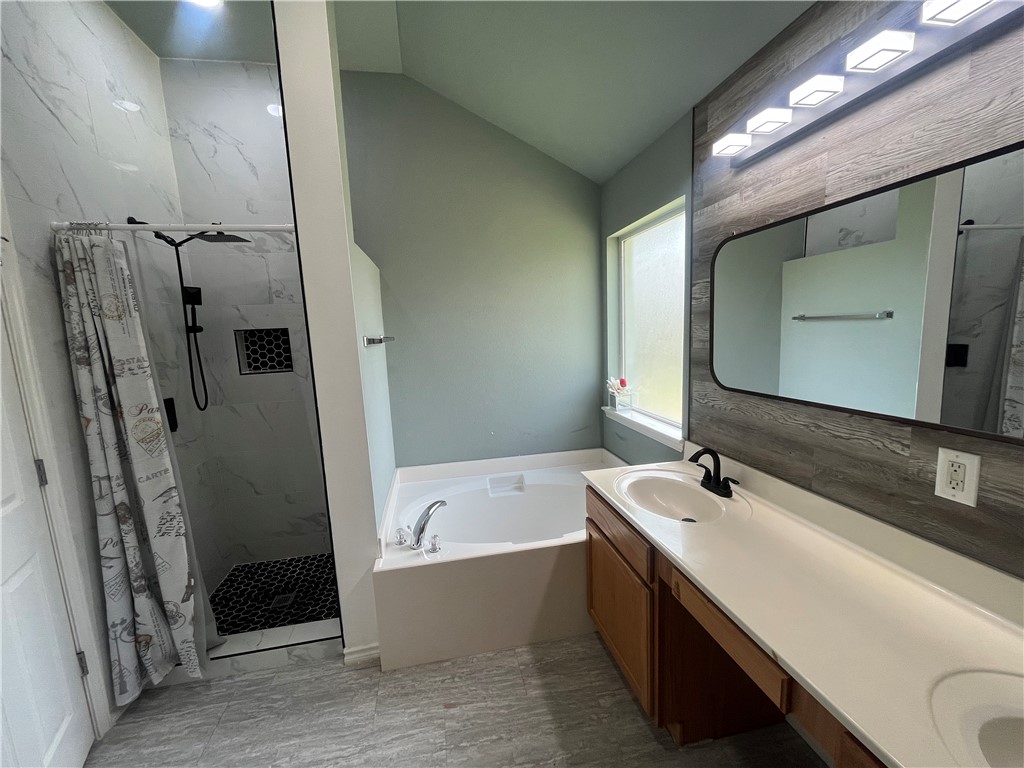 3925 Esquire Dr Property Photo 13