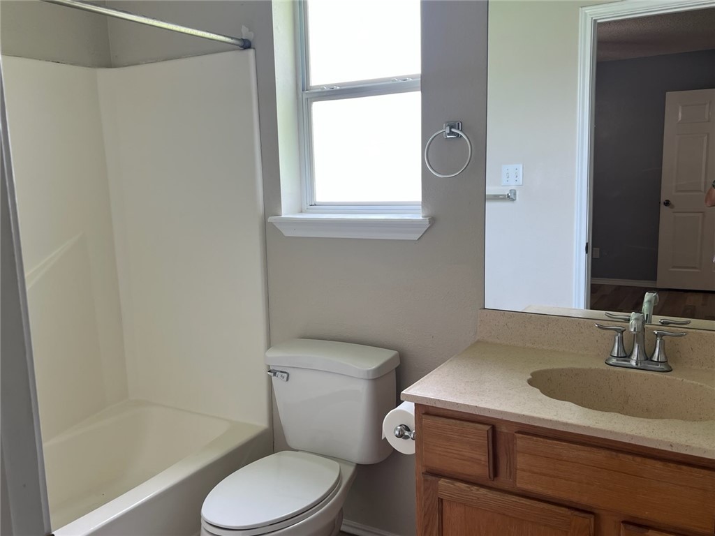 5926 Community Dr Property Photo 6