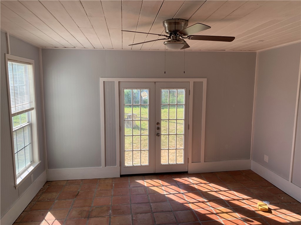 3629 Lawnview St Property Photo 11