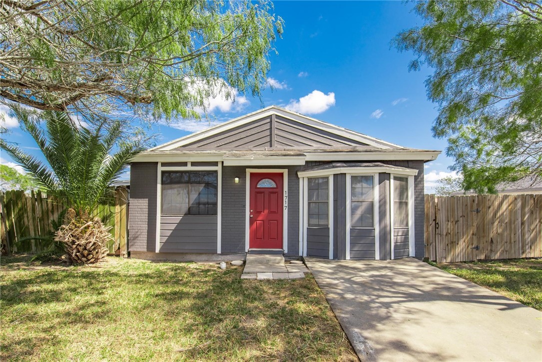 1717 Triple Crown Dr Property Photo 1