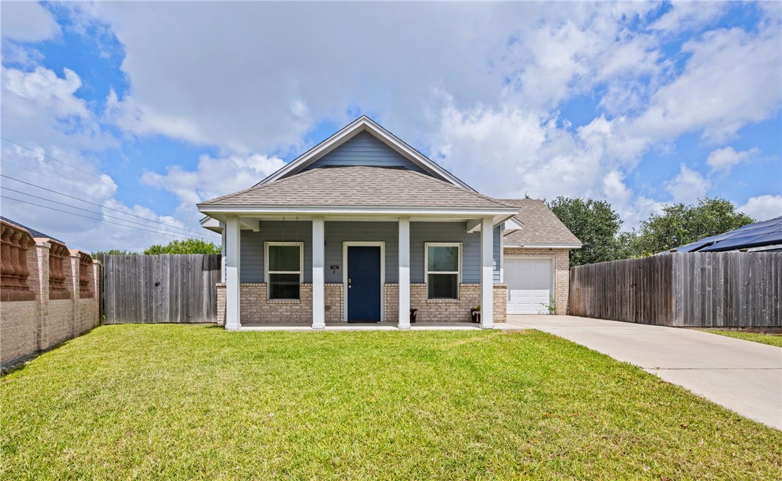2517 Persimmon St Property Photo 1