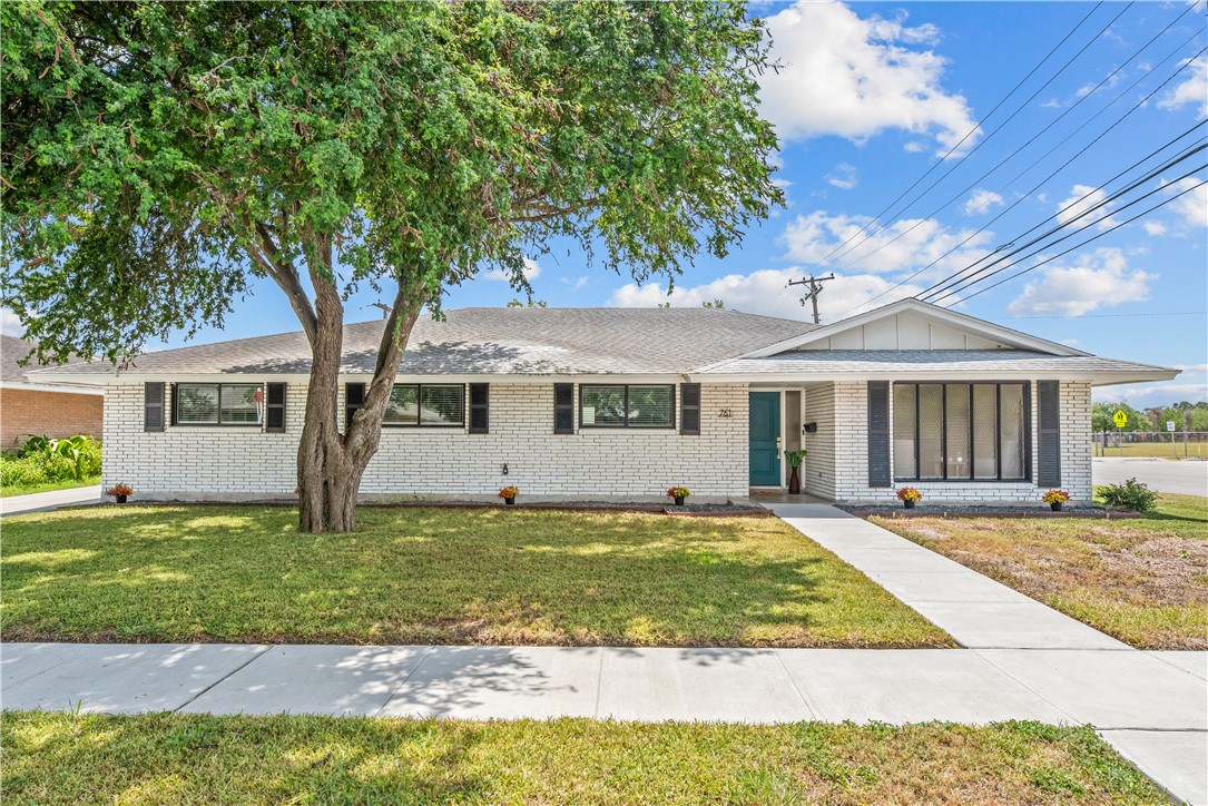 761 Monette Dr Property Photo 2