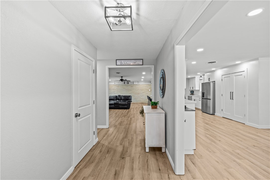 761 Monette Dr Property Photo 3