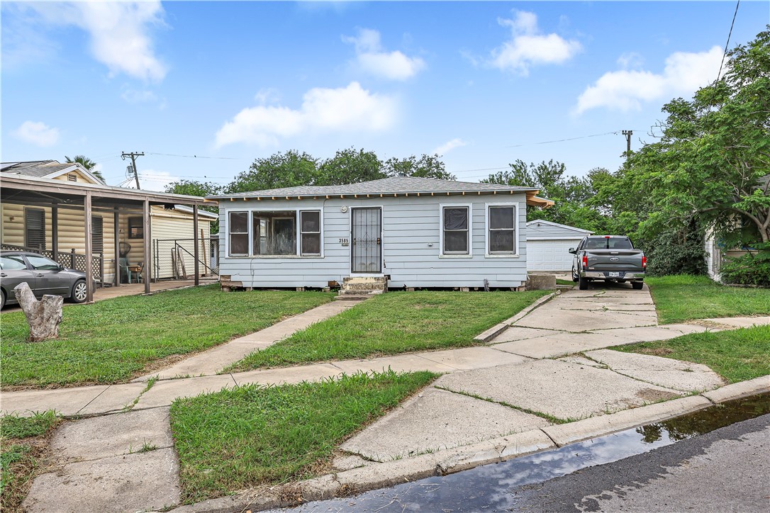 3585 S Naylor Property Photo 2
