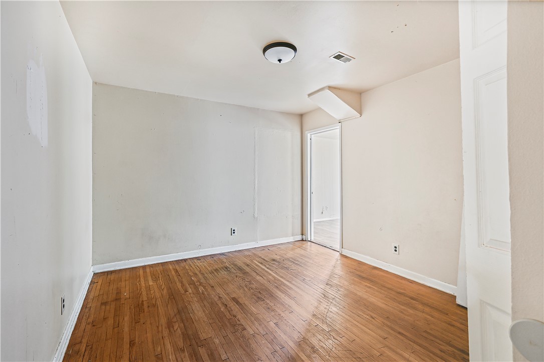 3585 S Naylor Property Photo 7