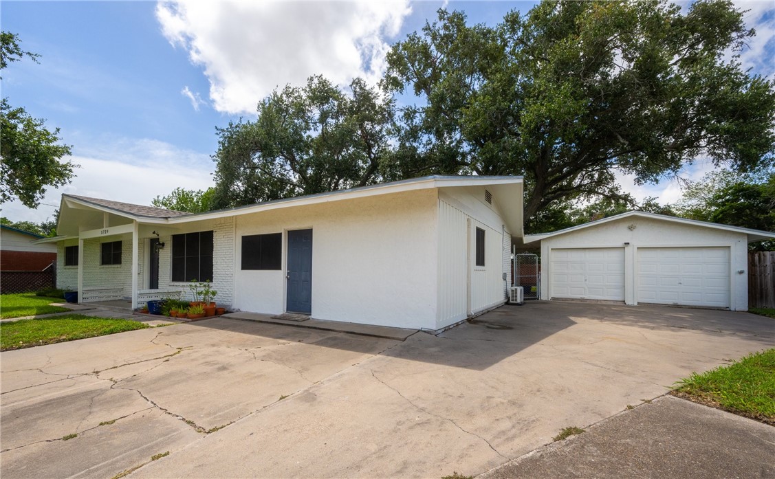 5729 Abby Dr Property Photo 2