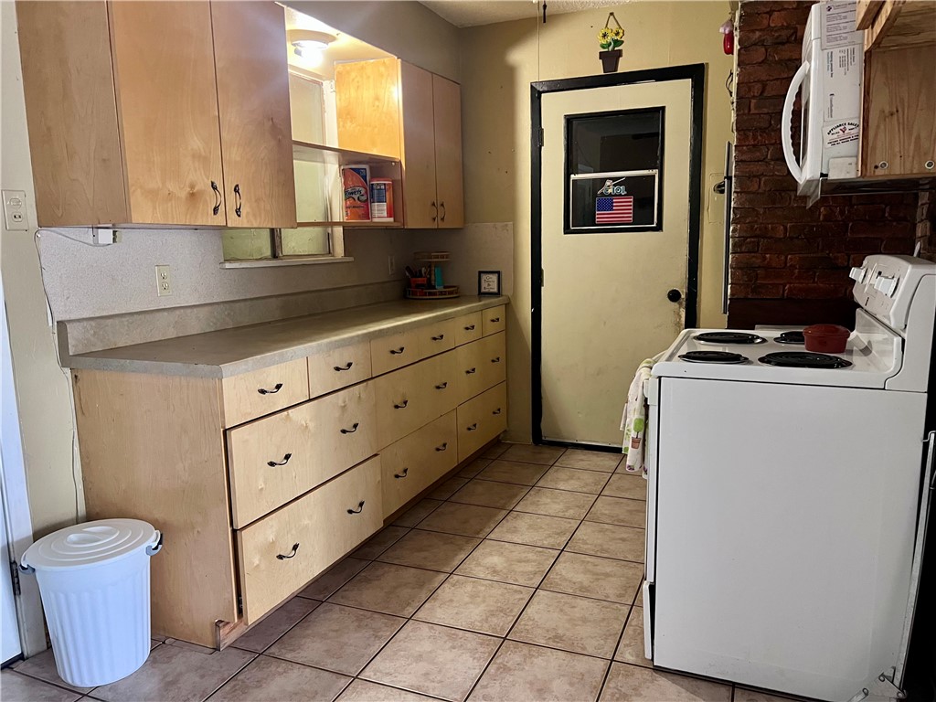 6317 Beechwood Dr Property Photo 8