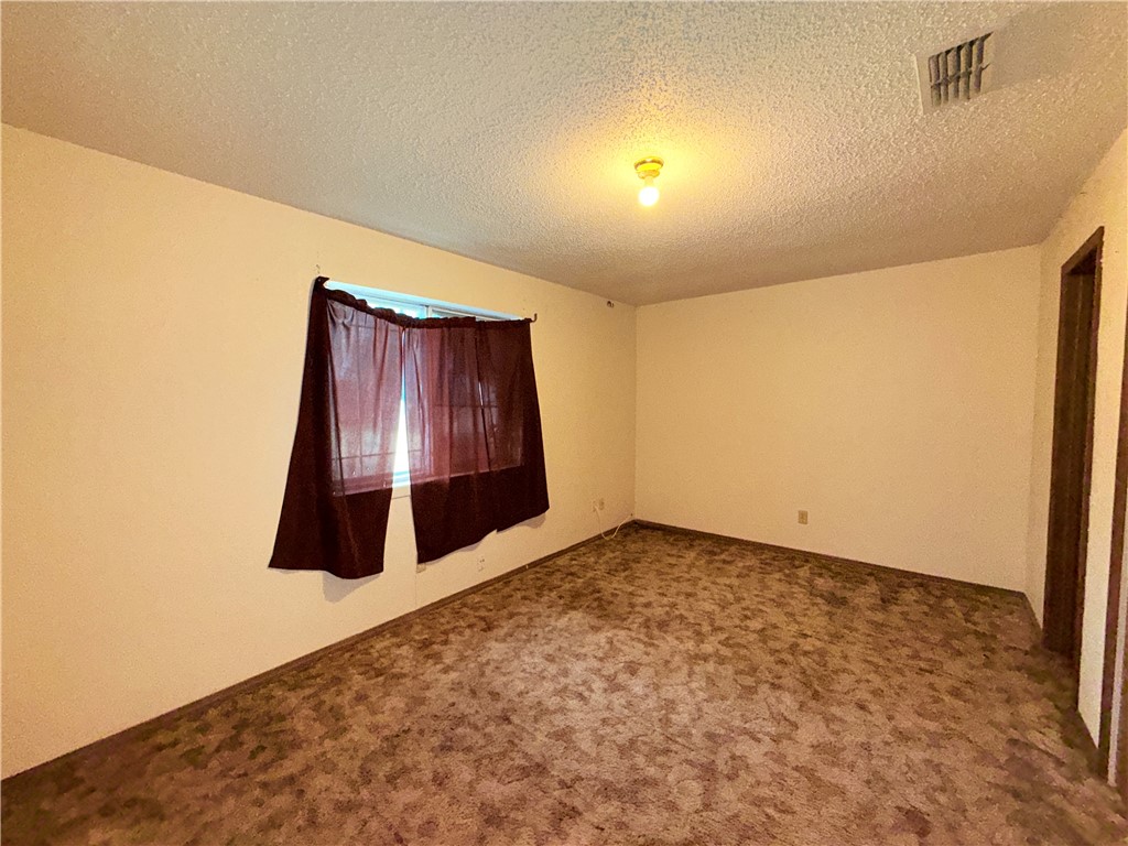 1038 Golden Gate Property Photo 7