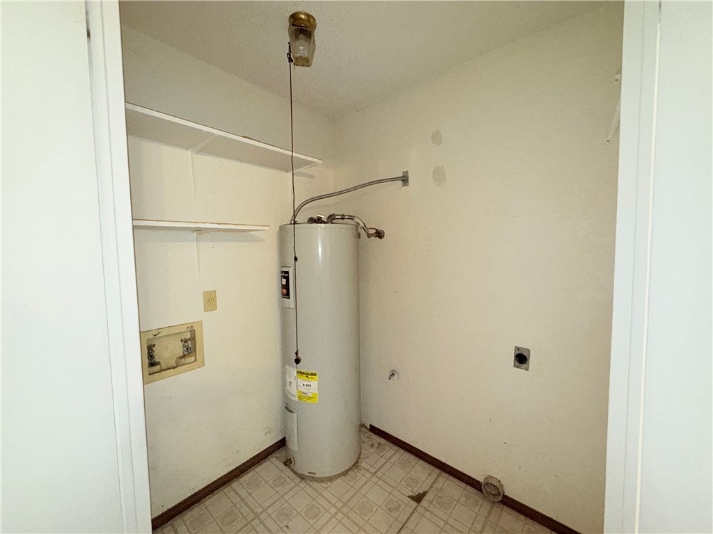 1038 Golden Gate Property Photo 12