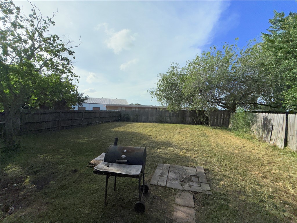 1038 Golden Gate Property Photo 13